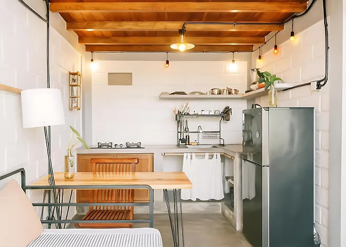 Surf Loft With Private Kitchen And Shared Pool * Canggu (Bali)